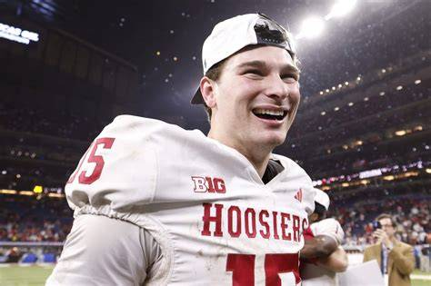 nflrums's tweet photo. 🚨🚨 MEL KIPER JR ON INDIANA QB FERNANDO MENDOZA 

  "What great fortune for the #Raiders. 

To have Klint Kubiak coming in, Jeanty at RB, Brock Bowers is a superstar... 

Fortify that group up front for Mendoza and you can close the gap in a division loaded with great QBs."  #Raidernation #nfl