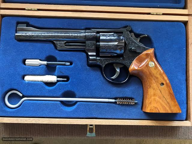 EnforcingUnity's tweet image. The gift, or gifts, we're simple. Two handguns in pristine condition and a piece of paper, blank except for a single letter. B.