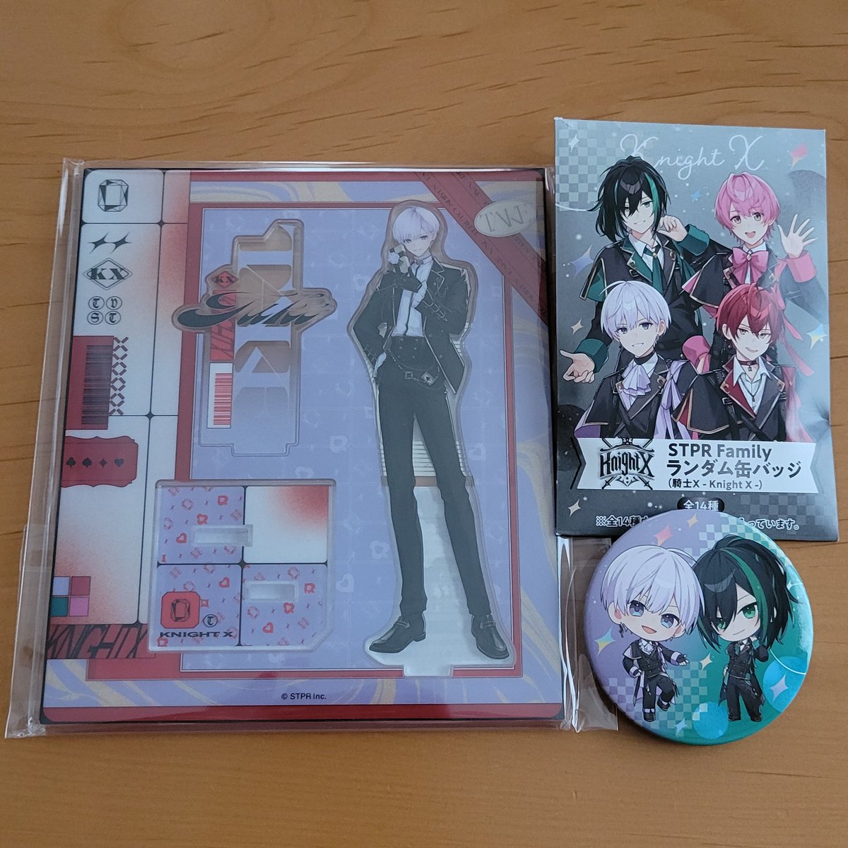 2店舗まわって唯一買えたアクスタ！ しかもラス1だった💡 特典を貰う