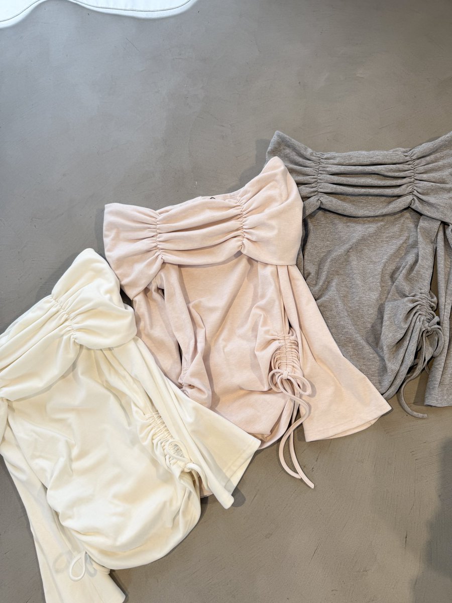 2/25発売の新作アイテム / ギャザーリボンカットソー ¥7,400 カラー:OW