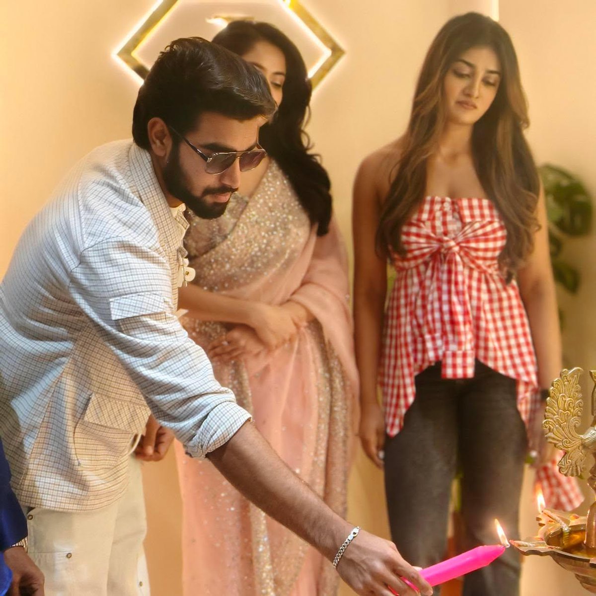 ManuYSRCP27's tweet image. Kalyan Padala ❤️

#BiggBossTelugu9 #KalyanPadala𓃵 #Kalyan