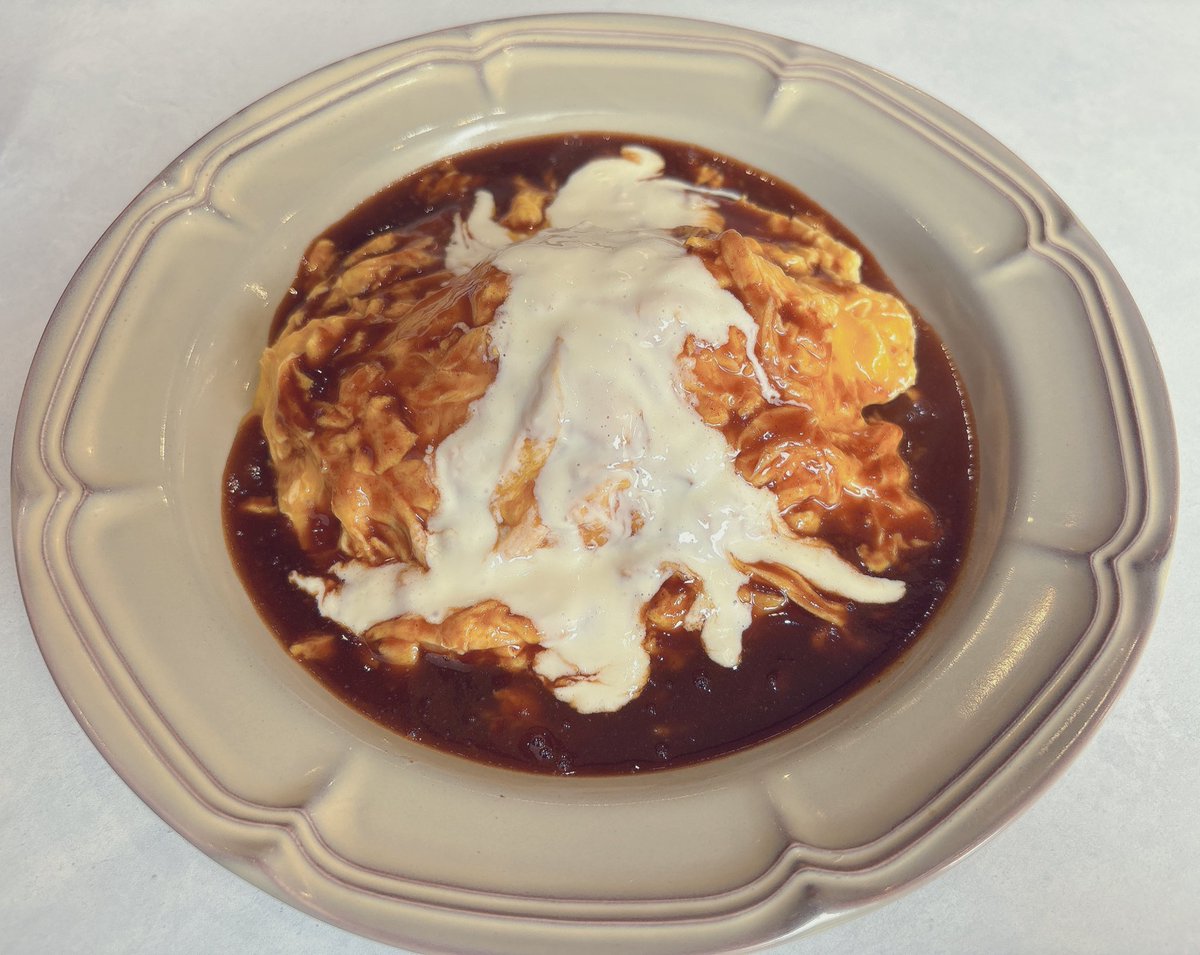 近くに行く用事があったから、少し前にできた某公園近くのお店行ってきてみた。
思ってたより狭め、注文はLINE登録される💦
テーブルで卵切ってソースかけてくれる。
今度はデザート食べたい！

周りにファミレスとかチェーン店多めだから、少し高く感じちゃうかもしれない。