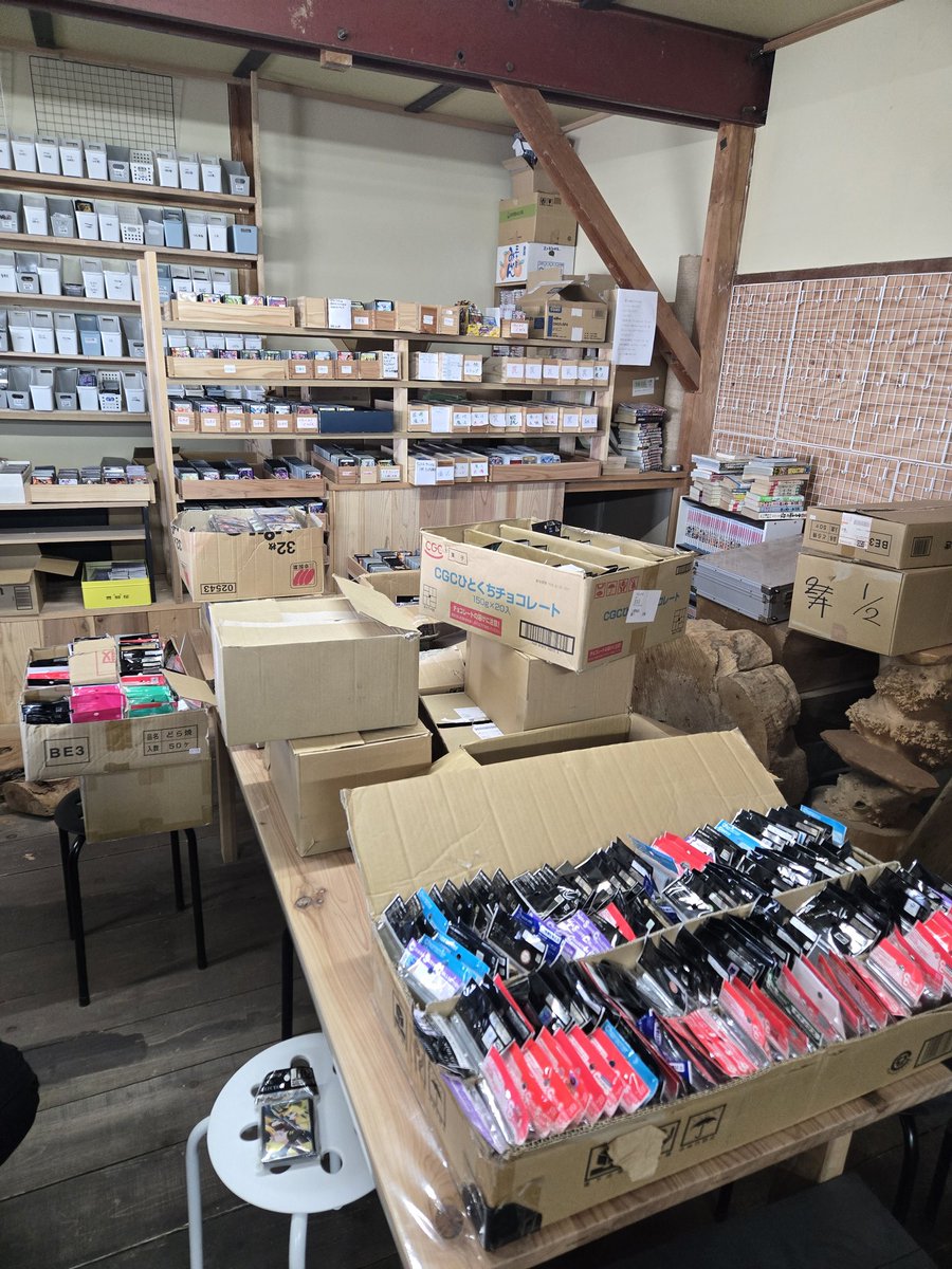 お客様に欲しいスリーブを探してもらっておりましたm(_ _)m さすがに