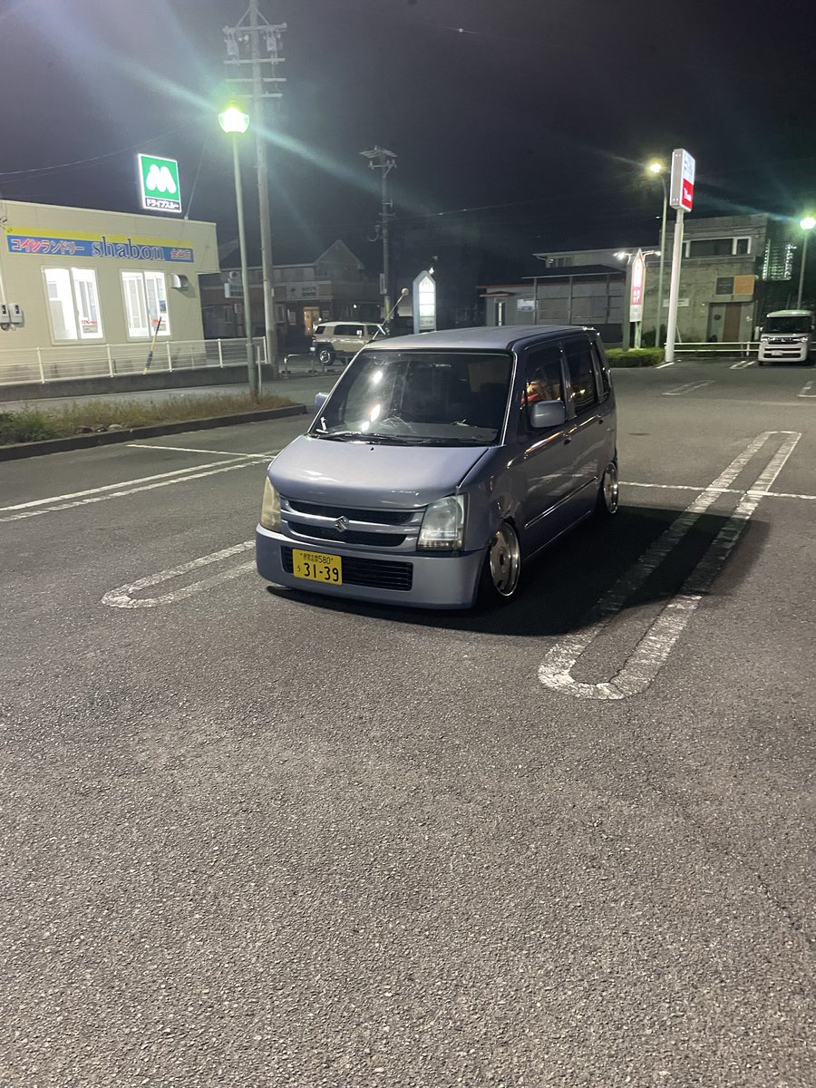ワゴンR買い手募集。
車検ないから部品取りで考えて貰った方が良いかと。
