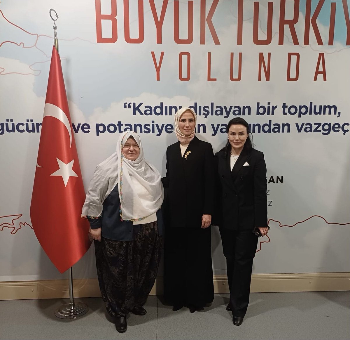 <a href="/Akparti/">AK Parti</a> <a href="/ulkercannn/">Ülker Can</a> <a href="/EmineNurGunay/">Prof.Dr.Emine Nur ÖZKAN GÜNAY🇹🇷</a> <a href="/Ahmet_Davutoglu/">Ahmet Davutoğlu</a> <a href="/AKKADINGM/">AK Parti Kadın Kolları</a> <a href="/AKEskisehir26/">AK Parti Eskişehir</a> <a href="/ProfDrAGurcan/">Ayşen Gürcan</a> 6-Rekabet ve kıskançlığın getirdiği noktada, <a href="/Akparti/">AK Parti</a> Eskişehir teşkilatında “Kadının adı” yok.
CHP <a href="/eskisehirbb/">Eskişehir Büyükşehir Belediyesi</a>'e kadın bir Avukat adayı gösterince;yıllardır AK Parti içerisinde budanmamak için direnen güçlü kadın karakter <a href="/pturhanoglu/">Av. Pınar TURHANOĞLU</a> 'nun isminin ilçe Belediye Başkan aday