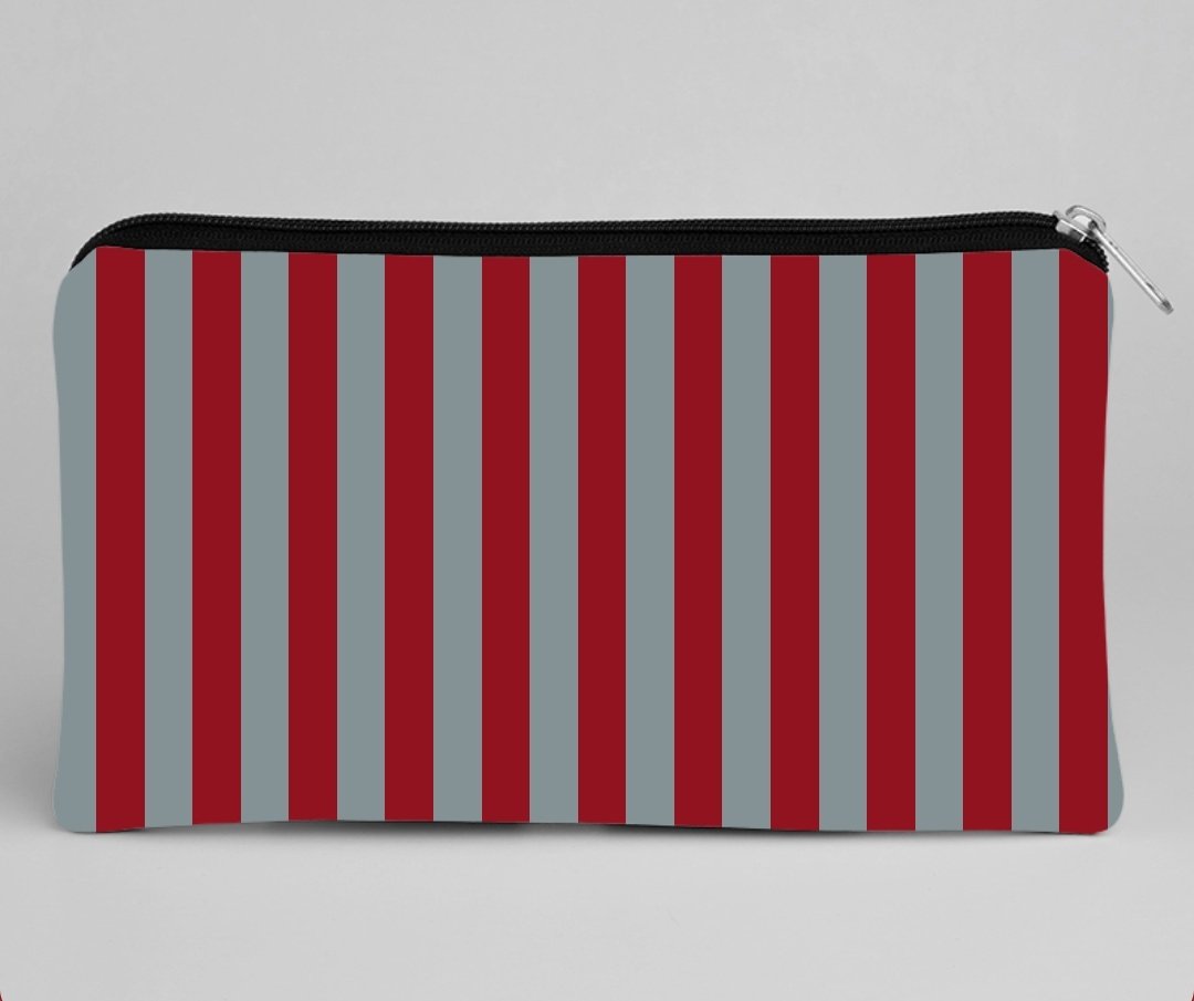 アメジだと1枚目のがちかいんよな。 本当は全員同じロイヤルブルーだ