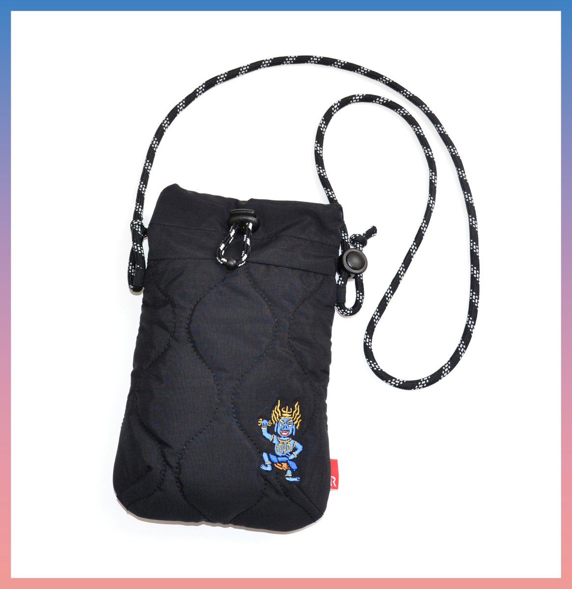 🌸｢ゴンげんくん」サコッシュ🌸

蔵王権現像の誰にも負けないほど強く、滅びないことを意味する"最強不滅"の真理を体現した「ゴンげんくん」

その姿をあしらったサコッシュは普段使いから旅行まで、使い勝手がよくおすすめのグッズです！

グッズ付きチケットは4月9日（木）まで数量限定で販売中！