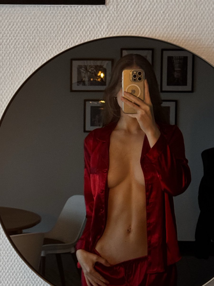 SophieKC tweet media