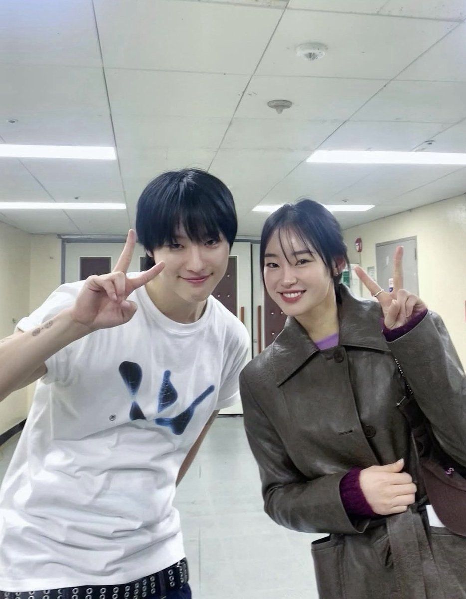 한국인이라면 이런얼굴의 남매를 조아한다구
너네가 문제가아니라 오디션담당자가문제라거