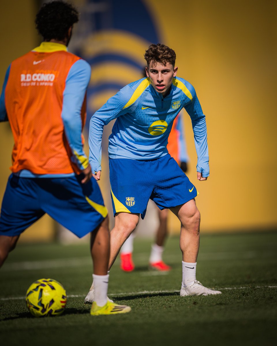 Me waiting to go mutual 💙❤️