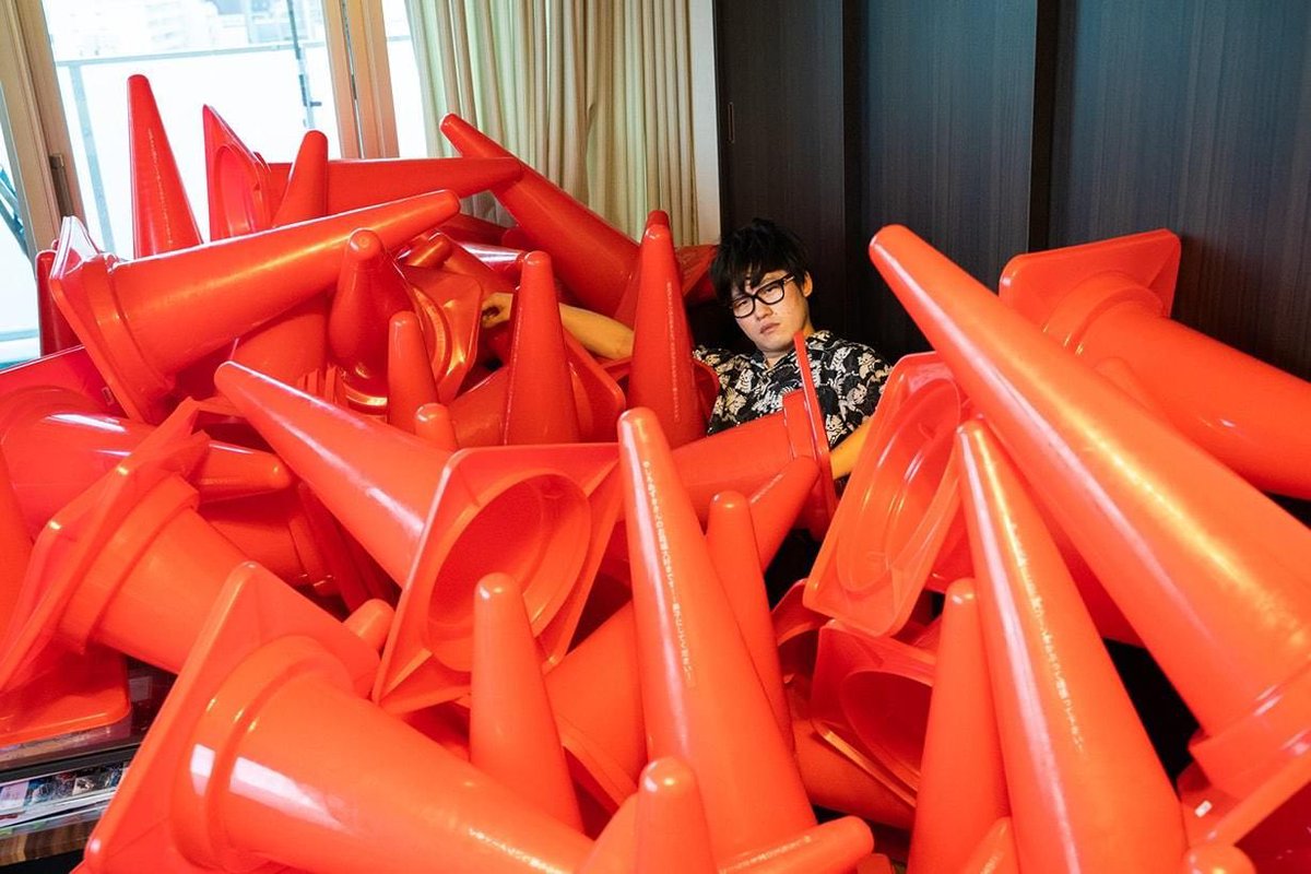 意外に安いんですよね、これ。 ちなみにカラーコーンって呼ぶ人多い