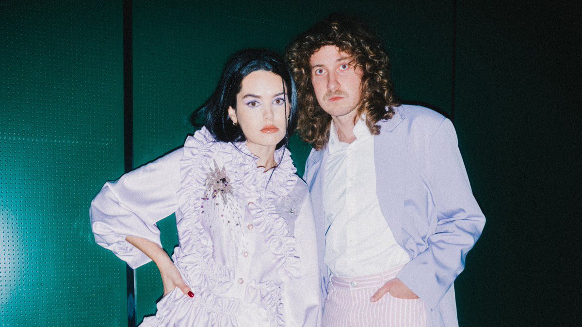 Atzur presenta su nuevo disco y extensa gira de conciertos por nuestro país. 

ballesterockmusic.com/2026/02/20/atz…