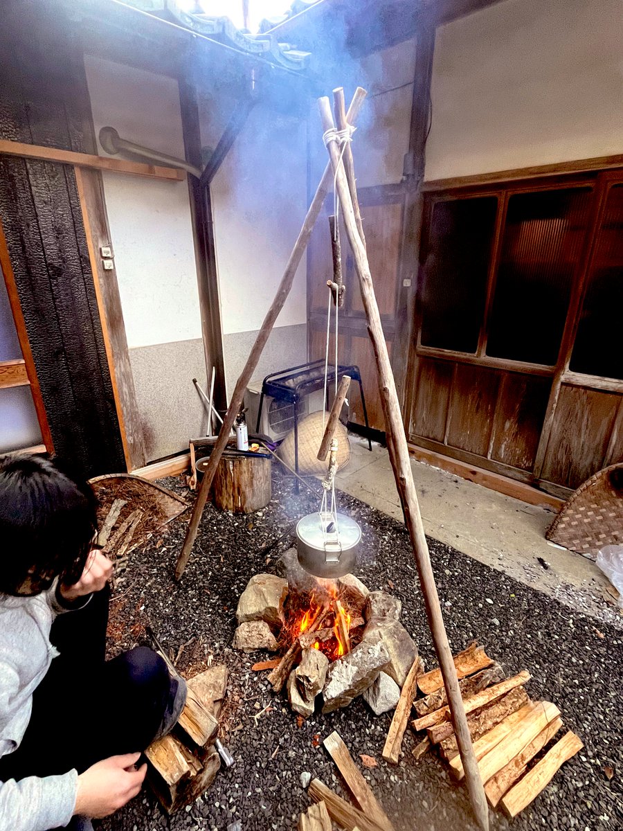 三叉囲炉裏二号機完成。 試験運用開始します。 初号機は諸事情により