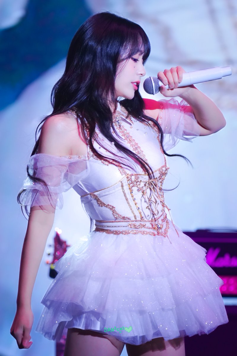 😎
#QWER 
#이시연 #시연 #시요밍 #SIYEON