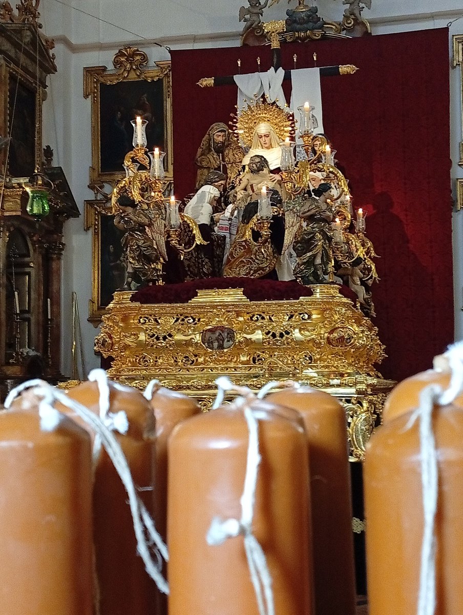 Viernes.

<a href="/SgdaMortaja/">Hdad Sagrada Mortaja</a>