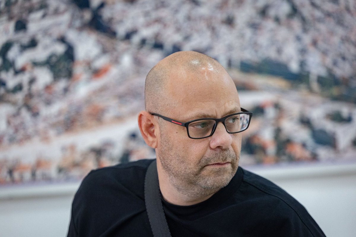 החוקר הבכיר בתיקי נתניהו יצא נגד המערכת - וחטף רדיפה פלילית

עו"ד דובי שרצר, סנגורו של צחי חבקין ובכיר במח"ש לשעבר, לאלי ציפורי הבוקר:
"אם דיברנו על אכיפה בררנית, אנחנו רואים כאן, סביב סוגיית הקידום של רינת סבן 'עזרה בררנית'. כחלק מהרדיפה נגד חבקין, הדרגה שלו הוקפאה במשך שנתיים