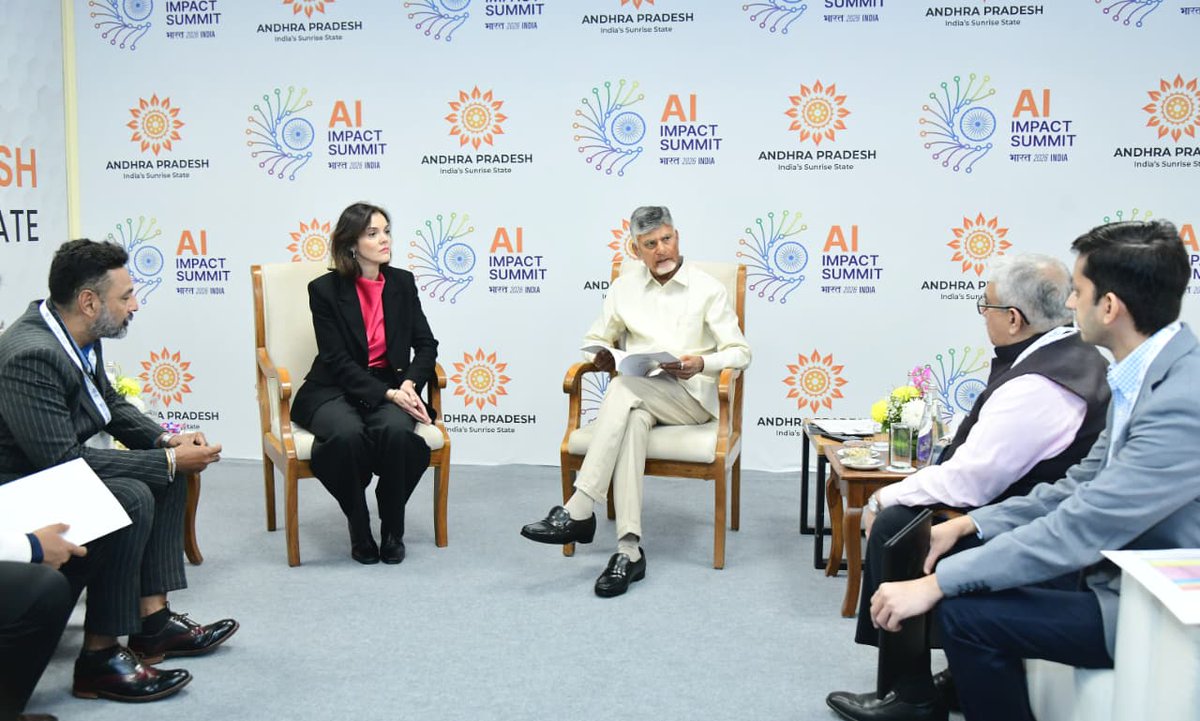 Telugu360's tweet image. ఐబీఎం ఇండియా ఎండీ సందీప్ పటేల్, ఐబీఎం రీసెర్చ్ ఇండియా చీఫ్ టెక్నాలజీ ఆఫీసర్ అమిత్ సింఘీతో ఏపీ సీఎం చంద్రబాబు భేటీ

#chandrababu #AIImpactSummit