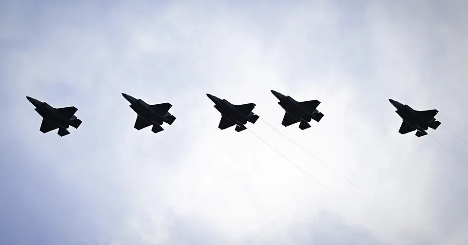 BIG 🚨🚨: USA Assembling largest military forces since 2003 in middle East including two aircraft carriers, fighter jets and refueling tankers.