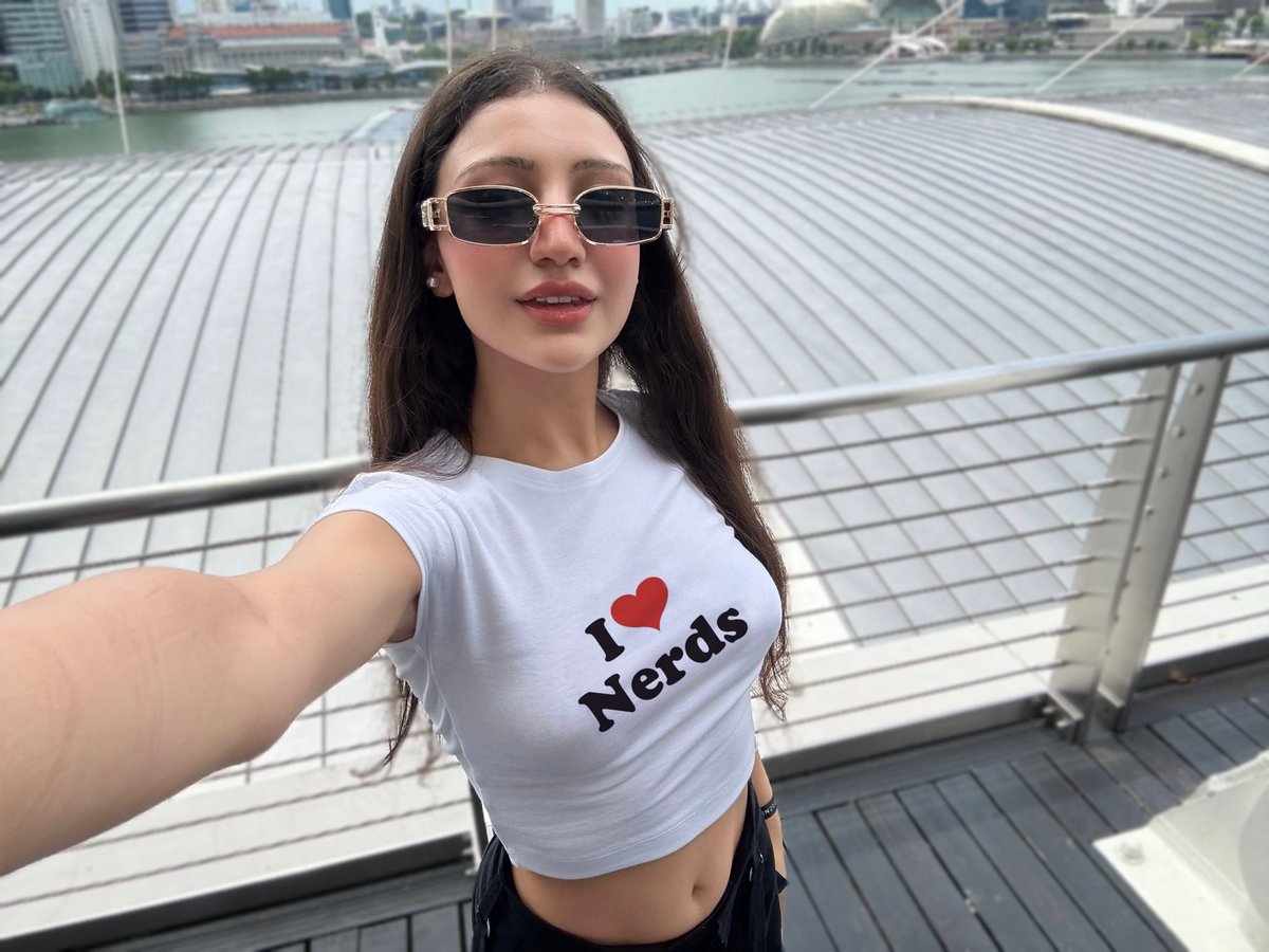 woke up to 23k new friends today 

while numbers don’t mean everything to me

I’m so grateful for everyone who’s been supporting me here since day one

more videos

more streams

more events

if you wanna continue supporting me please join my tg channel in bio❤️