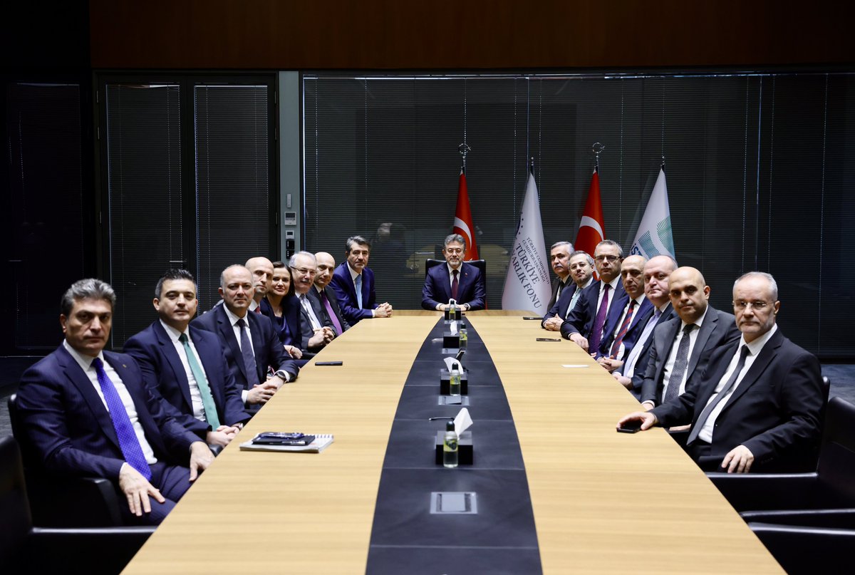 🌾 Tarımın sürdürülebilirliği için finansmana erişimi güçlendiriyoruz.

📊 Kredi Garanti Fonu iş birliği ve kamu-özel 8 bankamızın katılımıyla, Tarım Kefalet Destek Programını hayata geçirdik. 

🤝 Bu program teminat yetersizliği nedeniyle krediye ulaşmakta zorlanan