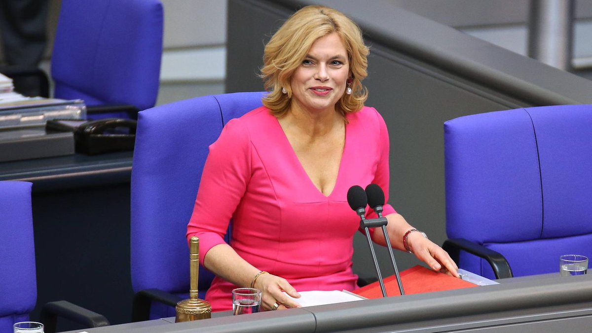 ingredibel's tweet image. Glöckner Julia sagt die Afd sollte mit Steuergeldern ordentlich umgehen! Sagt gerade die Richtige !