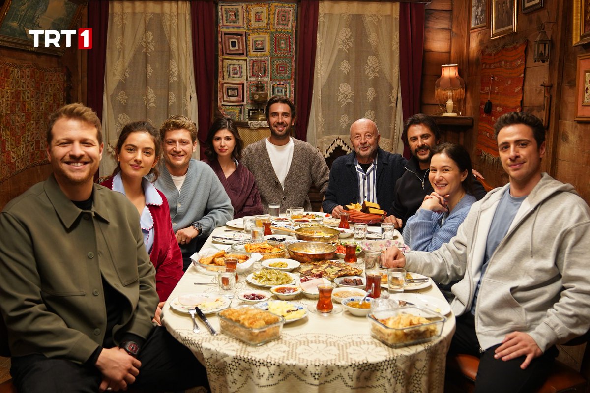 Dörtlü date beklerken, Koçari sahur date'i 😂 
#İsFad #EsDil #OrEl 
<a href="/tasacakbudeniz/">Taşacak Bu Deniz</a> #tasacakbudeni̇z