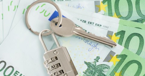 jplarger's tweet photo. #immobilier #bailleur enfin une bonne nouvelle...
✅ les #propriétaires percevront directement les #APL de leur #locataire dès 450 € de #loyersimpayés !!!
https://t.co/UzIckBsNO0 @DemersonUNPI @MiguelLima78 https://t.co/ibNQXnASZy
