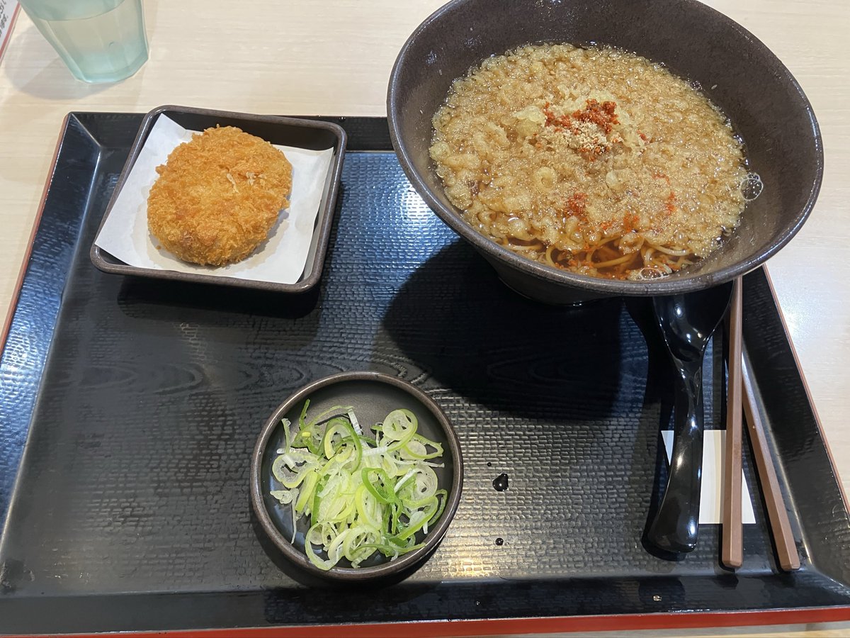 本日のゆで太郎。今日は、コロッケをトッピング券で。半分は、そのまま