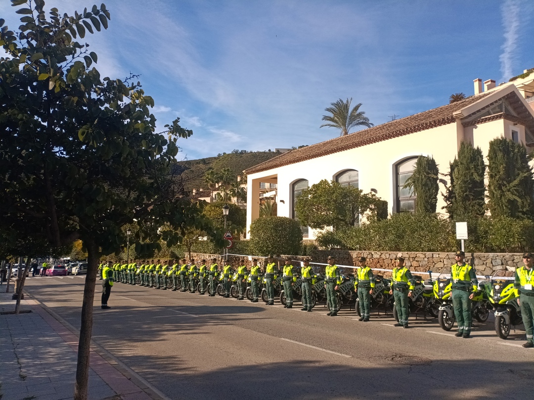 God Morgon, det är fredag! Bilden från i onsdags när det var cykeltävling här. Var nog ingen stor risk för fortkörningsböter i området just då!