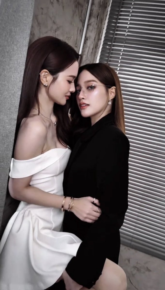 Pakkad_09's tweet image. จังหวะจับขานั้น จะวูบ🫠🫠
ค่ายแสงเหนือทำอะไรคะ 

#nurdesoraya 
#TKphinyanech 
#TKNur