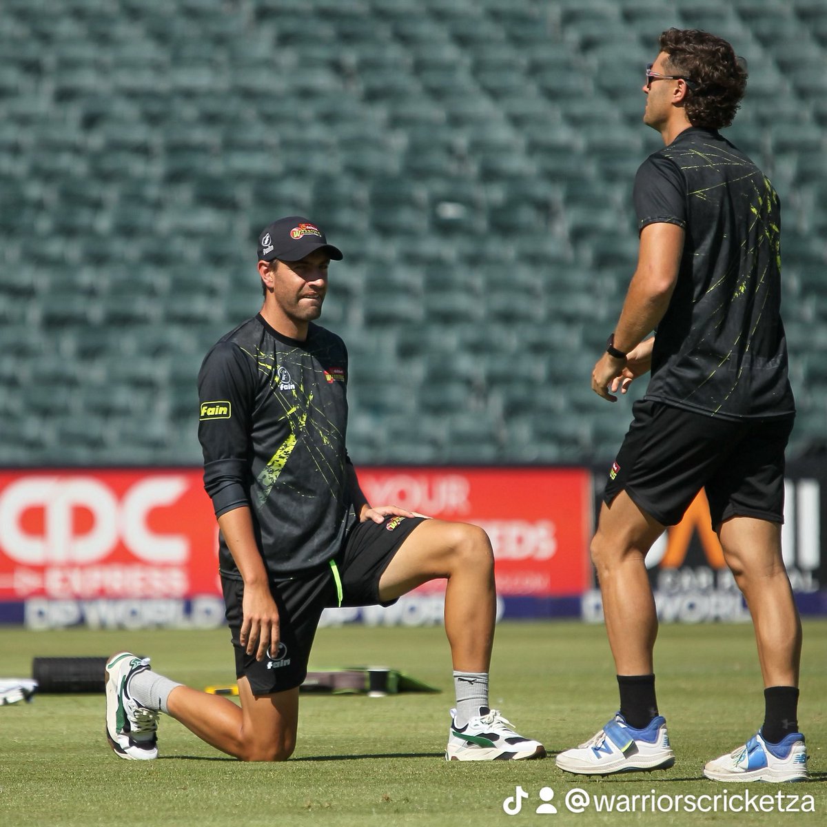 WarriorsCrickEC's tweet image. Final warm-ups are done, and the stage is set for Day 3 of the #4DaySeries at the Bullring🏟️

Catch every ball live on the CSA YouTube Channel📱

#WozaNawe #4DaySeries
#WarriorWay #DafabetWarriors