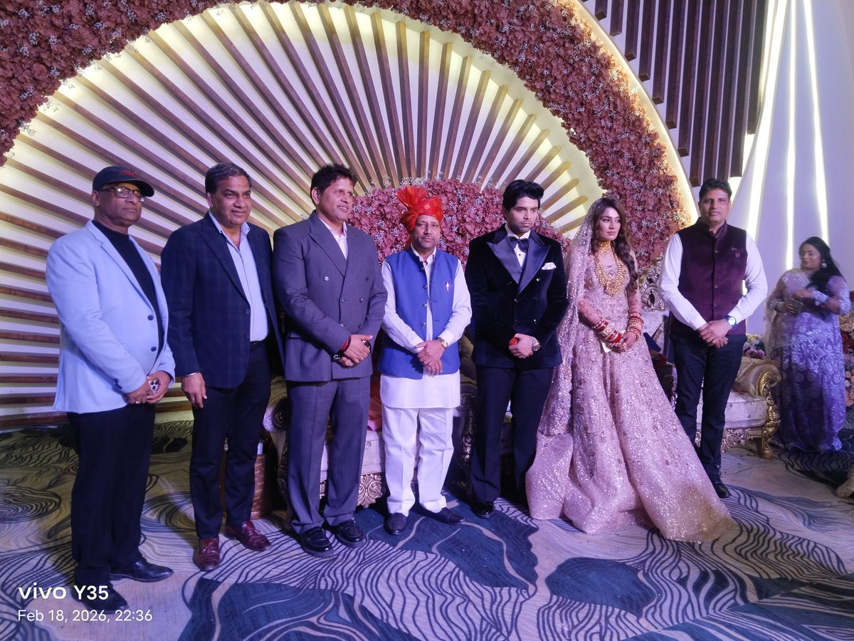 BhamlaRajender's tweet photo. अपने परिवारिक मित्रों के यहाँ वैवाहिक और सामाजिक कार्यक्रमों में शामिल होकर शुभकामनायें दी और सुखी वैवाहिक जीवन की मंगलकामना के साथ बच्चों को आशीर्वाद दिया. https://t.co/DvouAFBw68