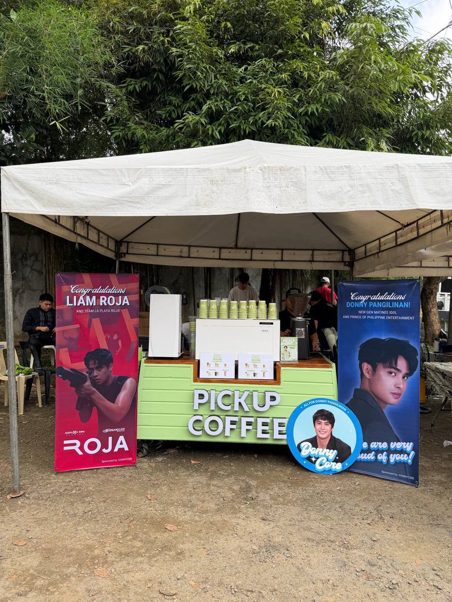 DONNYC0RE's tweet image. Bringing back our Food Support Project for Donny and Team #ROJA during their shoot ☺️

Our smart choice will always be Donny and for Donny! 

@PICKUPCOFFEEPH cart for him and the cast and crew! 

DonnyxPICKUPCOFFEE
#SmartChoice
#PickUpWithDONNY
@donnypangilinan
