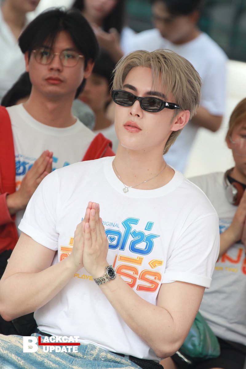 “นิวตัน ไวยากรณ์ ” ในพิธีบวงสรวงซีรีส์ “ซอโซ่ล่ามธีร์ Be My Player Two” 🎮👾✨

BEMYPLAYERTWO 1ST STEP
#บวงสรวงซอโซ่ล่ามธีร์
#Newtxnx 
#BeMyPlayerTwo #ซอโซ่ล่ามธีร์