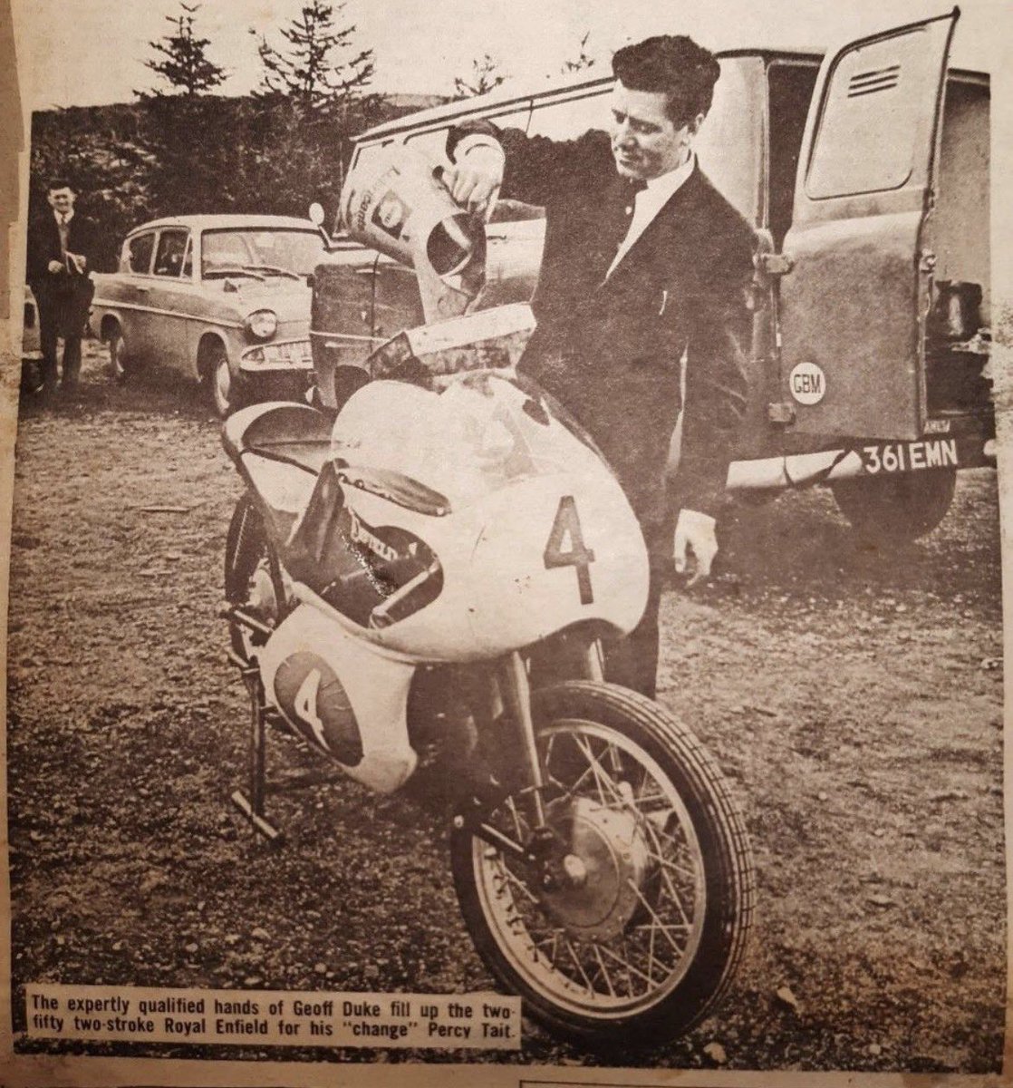 lifeandengines's tweet photo. #FillUpFriday @MCNSport @GordonMercedes9 @EightMike @vividcloudofwat @MauroBeltramo @orsoladelzenero @gmracingblue @juanjoabsolut @Rinoire @mjbyers333 @neetally @zdravkost @Bultosherpa158 @juanxj56 @sanwebal @munimula51 @BemseeOfficial @SteveSawford
#motorcycles #racevan ๐ https://t.co/1DijDkZeov