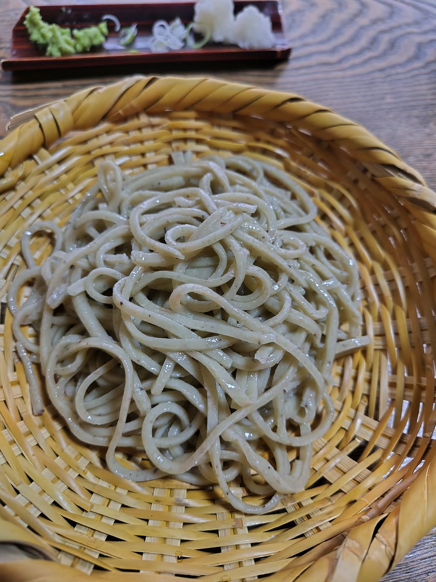 UsoRoku38's tweet photo. 繊細で美しい蕎麦(^^)
風味豊かで美味しい😀
#蕎麦 #高崎 #凡味 #そばきり https://t.co/pi0Ecz6qA7