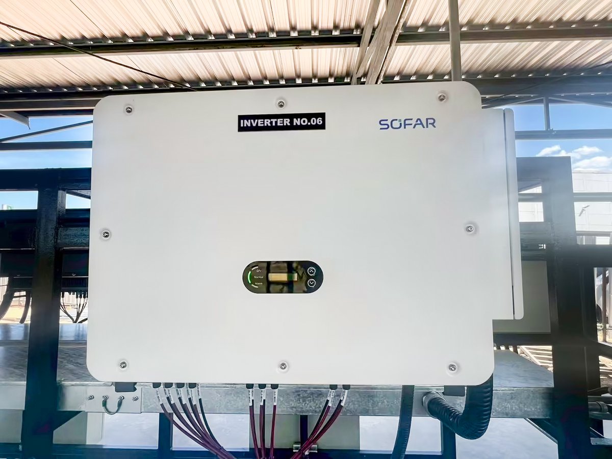 SZ_SOFARSOLAR's tweet image. 𝗪𝗵𝗮𝘁 𝗹𝗮𝘀𝘁𝘀 𝗼𝗻 𝘀𝗶𝘁𝗲 𝗺𝗮𝘁𝘁𝗲𝗿𝘀 𝗺𝗼𝗿𝗲 𝘁𝗵𝗮𝗻 𝗽𝗮𝗽𝗲𝗿. Our 1.25 MW solar PV project in Thailand uses 𝗦𝗢𝗙𝗔𝗥 𝟭𝟮𝟱𝗞𝗧𝗟𝗫-𝗚𝟰 inverters for reliable, efficient energy. Learn more: #SOFAR #RealProjects #SystemDesign #EnergyStorage #Thailand