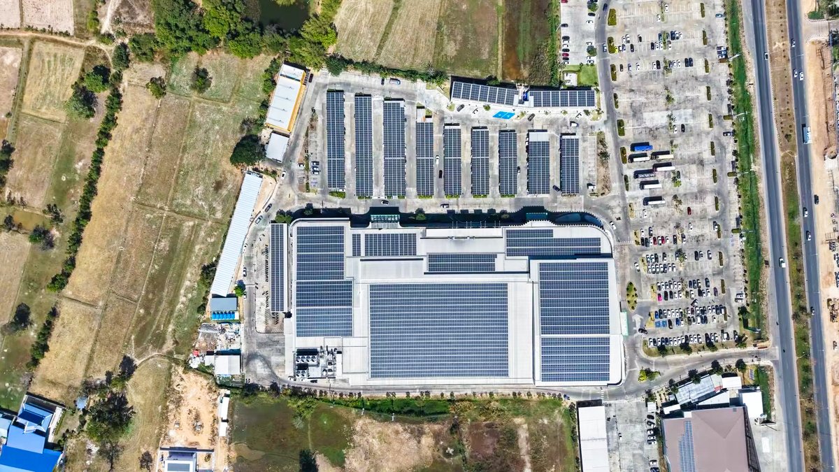 SZ_SOFARSOLAR's tweet image. 𝗪𝗵𝗮𝘁 𝗹𝗮𝘀𝘁𝘀 𝗼𝗻 𝘀𝗶𝘁𝗲 𝗺𝗮𝘁𝘁𝗲𝗿𝘀 𝗺𝗼𝗿𝗲 𝘁𝗵𝗮𝗻 𝗽𝗮𝗽𝗲𝗿. Our 1.25 MW solar PV project in Thailand uses 𝗦𝗢𝗙𝗔𝗥 𝟭𝟮𝟱𝗞𝗧𝗟𝗫-𝗚𝟰 inverters for reliable, efficient energy. Learn more: #SOFAR #RealProjects #SystemDesign #EnergyStorage #Thailand