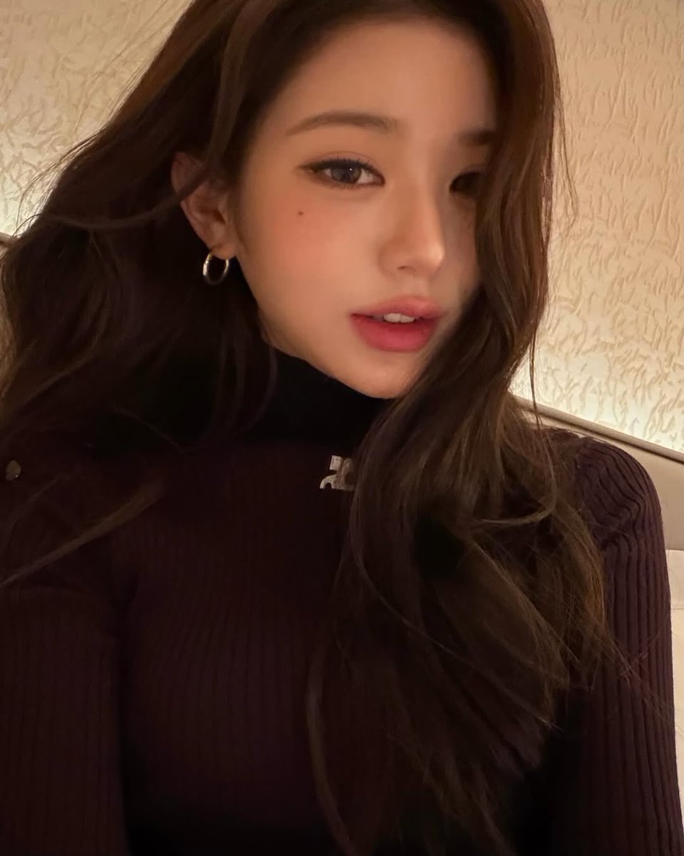 wonyoung pics tweet media