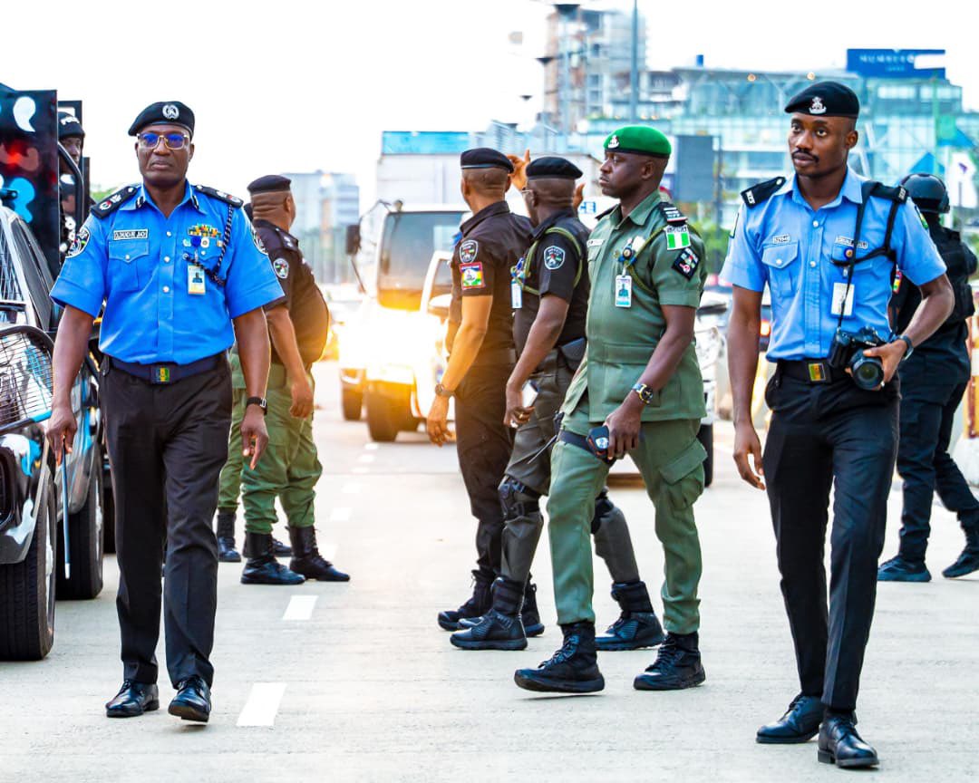 iamAhmadOlolu's tweet photo. 🚨 Lagos–Calabar Coastal Highway: 50+ patrol vehicles, 24/7 anti-crime teams, ZERO incidents since opening in Dec 2025. 💪 While FG secures roads & infrastructure, opposition parties are busy with noise, not results. @FMWNIG @moremiojudu #SecurityFirst #ActionOverTalk https://t.co/fmnfKIb1aW