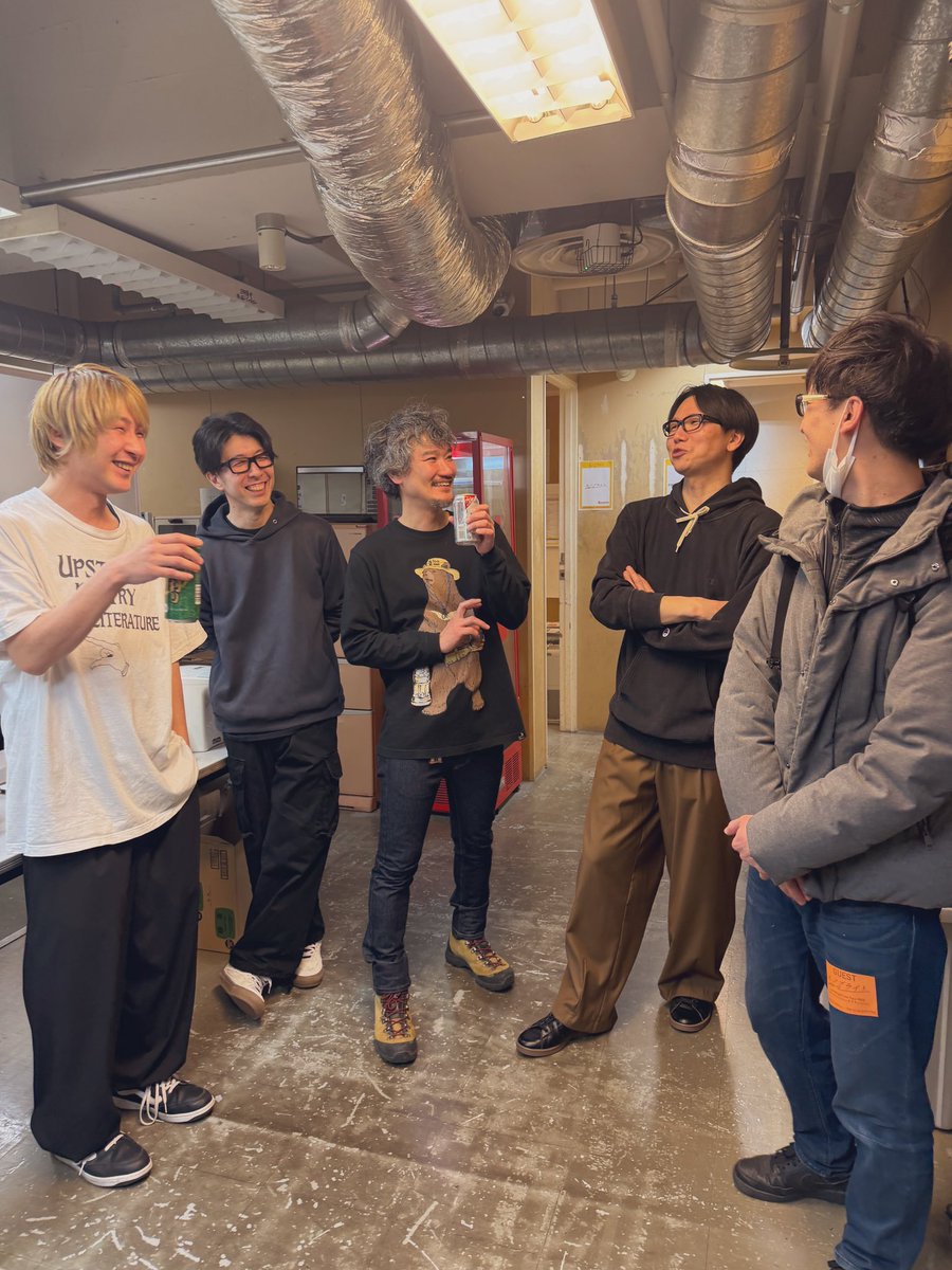 アナタの知らない、ツアー楽屋三部作。
①新旧ドラマー
②旧モノブライト 
③同級生（モノブライト総合）