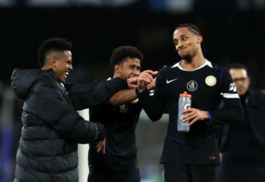 TraderReuben's tweet image. 🚨Estevao Willian credits Joao Pedro &amp;amp; Andrey Santos for his flying start at Chelsea 💙🇧🇷

7 PL goals – a club record for a teen.
Scored in his first 3 UCL starts.
“At 18, I couldn’t have adapted without them.”

The Brazilian trio: 8W, 2D, 2L in 12 games.
Ancelotti watching…