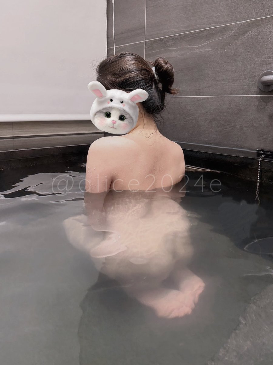 Alice+E 台中情侶 tweet media