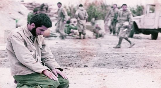 FSh0179's tweet photo. تا صبحِ شهادت در شب‌های تار نماز می‌خواندند…
آنگاه که تیرِ دشمن، سینه هایشان را شکافت،
فریادشان «الله» بود
و آخرین نگاهشان، به سوی قبله‌گاهِ ابدیت.
#شاهد_نمونه https://t.co/uhnIUOBuYO