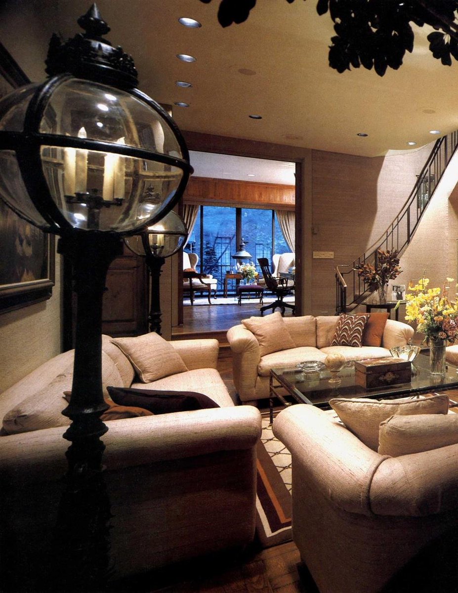 Ortgeist's tweet photo. Manhattan brownstone residence, New York City, 1984 https://t.co/M5Gt2ooXe1