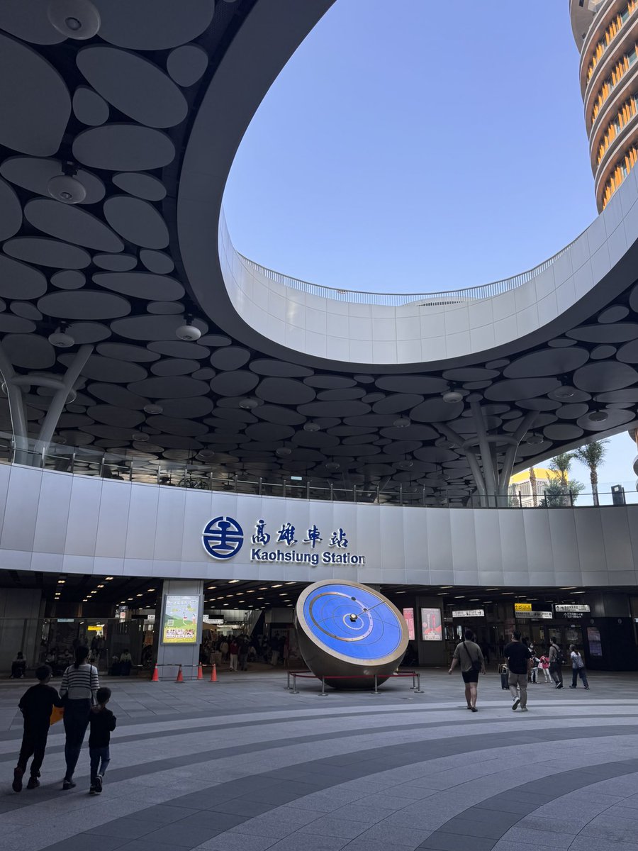 vinochen's tweet image. 