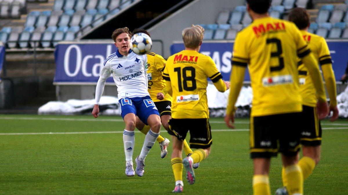 Viggo Fälth, 16, har blivit erbjuden en permanent plats i IFK:s superettantrupp – och hyllas rejält av tränaren: "Jag tror att han kan spela i vilket lag som helst i världen om utvecklingen fortsätter gå framåt."
nt.se/sport/fotboll/…