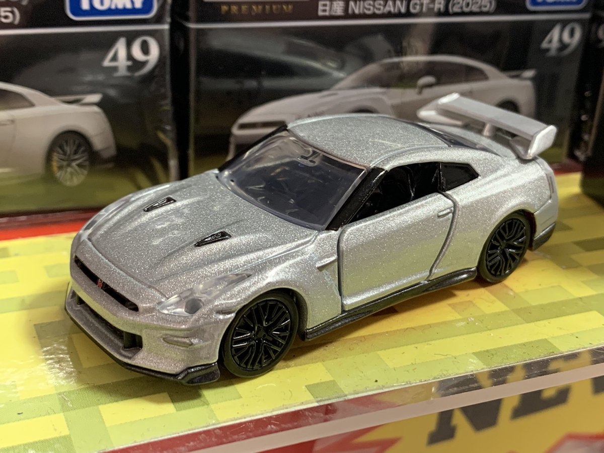 明日発売のトミカプレミアムは『日産 NISSAN GT-R(2025)』！ 去年