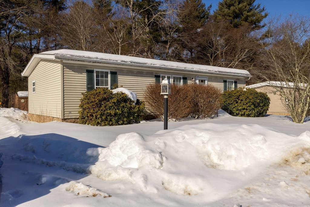 REwithLisaCaron's tweet photo. 🏡 ACTIVE | 📍 21 Fox Run, Brookfield, MA 01506
💲 199,900 |  🛏  3 bed  🛁  2 bath  📐 1056 sq. ft.

https://t.co/CW6WWc5mMH https://t.co/jBrwIidyPE