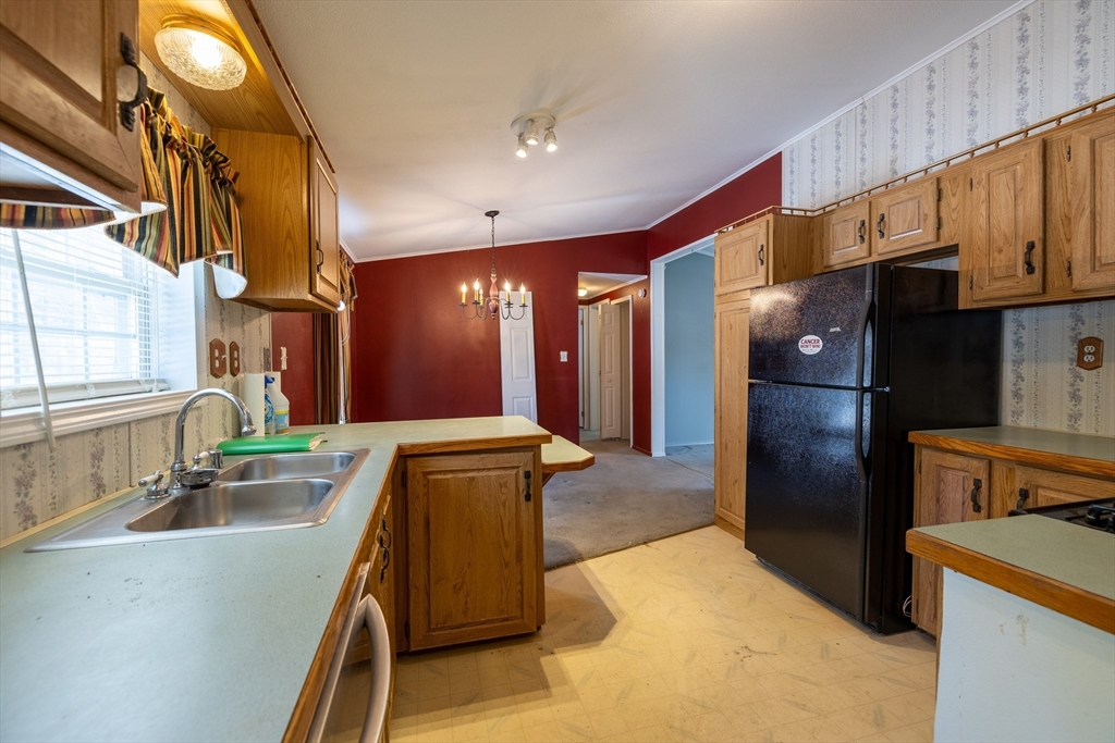 REwithLisaCaron's tweet photo. 🏡 ACTIVE | 📍 21 Fox Run, Brookfield, MA 01506
💲 199,900 |  🛏  3 bed  🛁  2 bath  📐 1056 sq. ft.

https://t.co/CW6WWc5mMH https://t.co/jBrwIidyPE